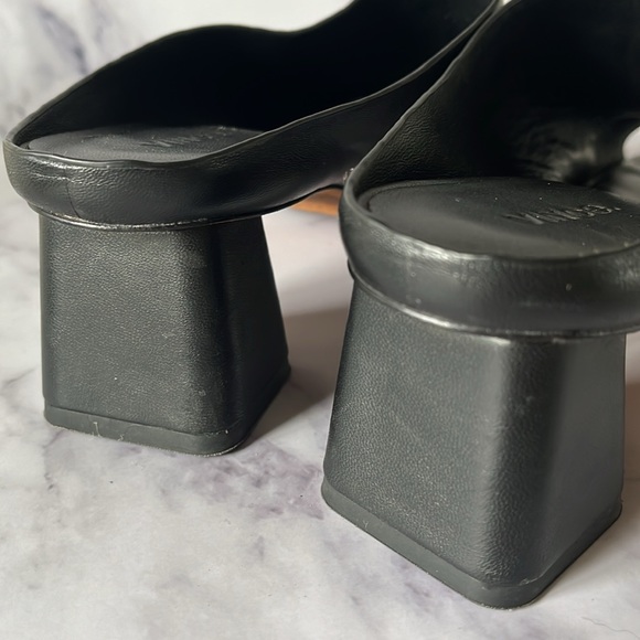 Pair Preowned Vince Vero Cuoio Black Leather Women’s Sz 9 1/2 Slip-on Mules - Picture 8 of 8